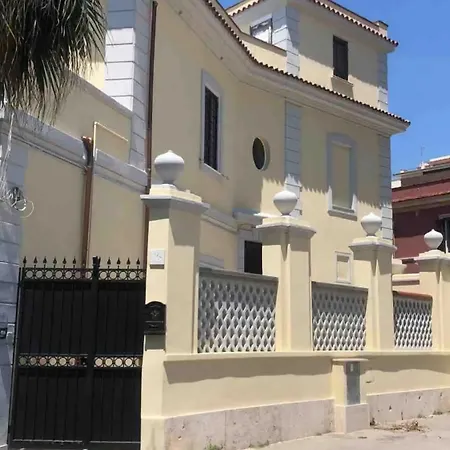 Rome, Beautiful In A Vintage Building Apartmán