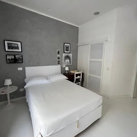 Rome, Beautiful In A Vintage Building Apartment Lido di Ostia