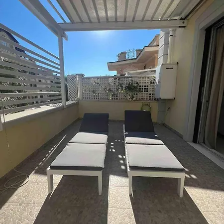Rome, Beautiful In A Vintage Building Apartment Lido di Ostia